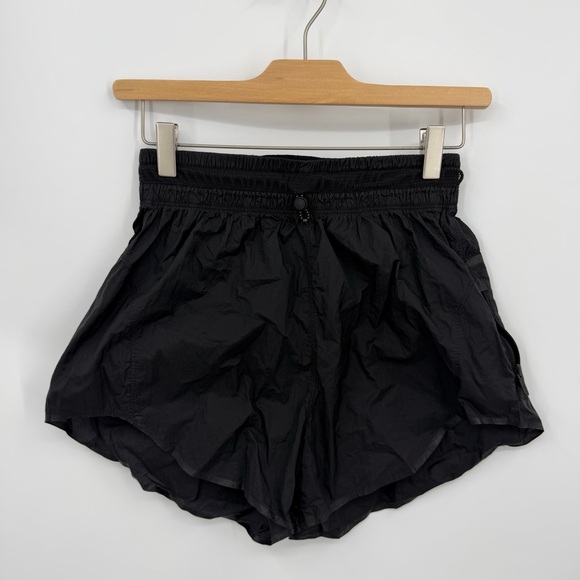 lululemon athletica Pants - Lululemon Women's 4 black Step Out High-Rise Short 3"